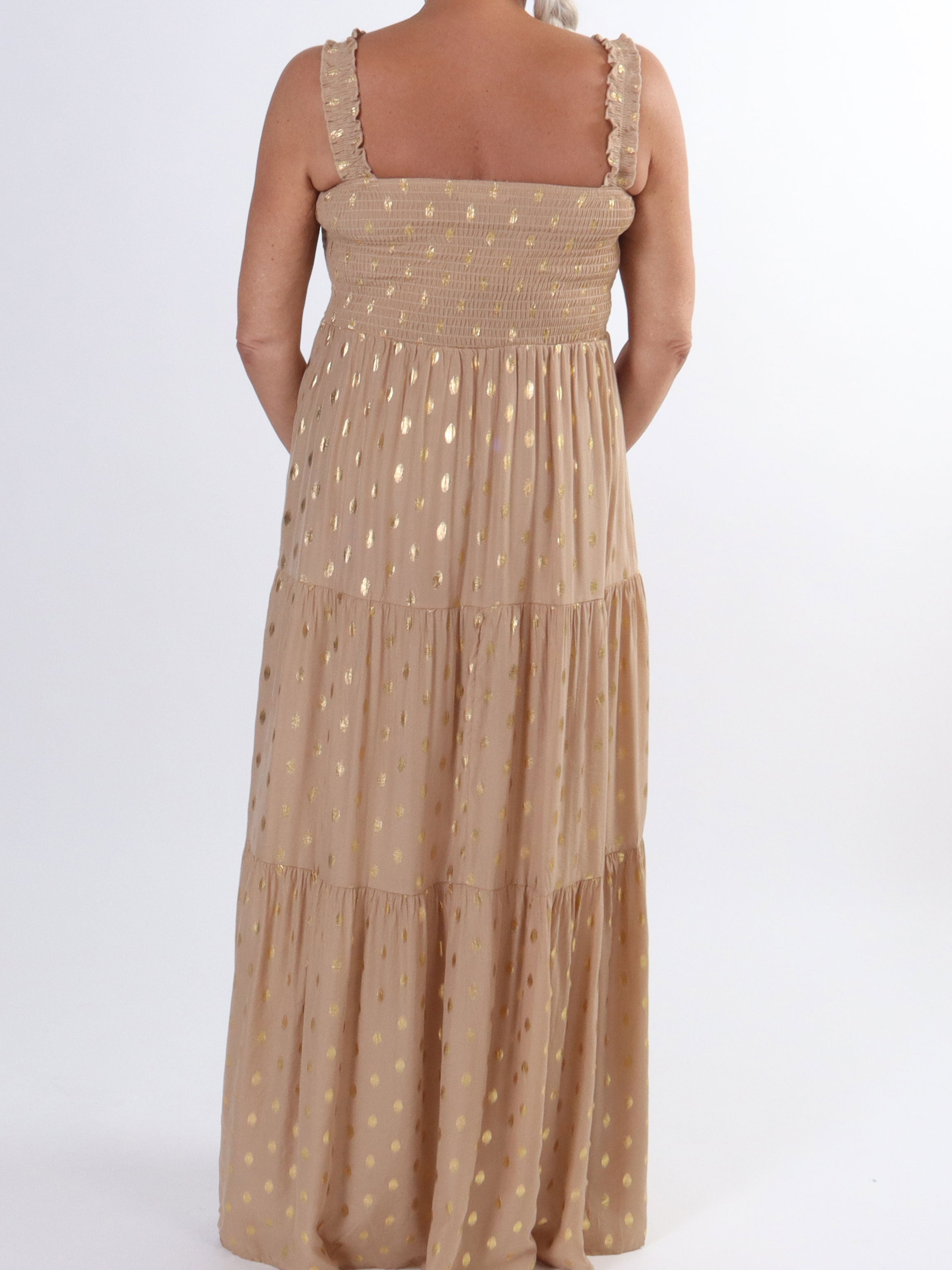 Emma - Lång klänning med smockad byst och gulddetaljer - Blue